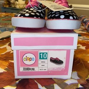 Brand new in box Circo lace up sneakers